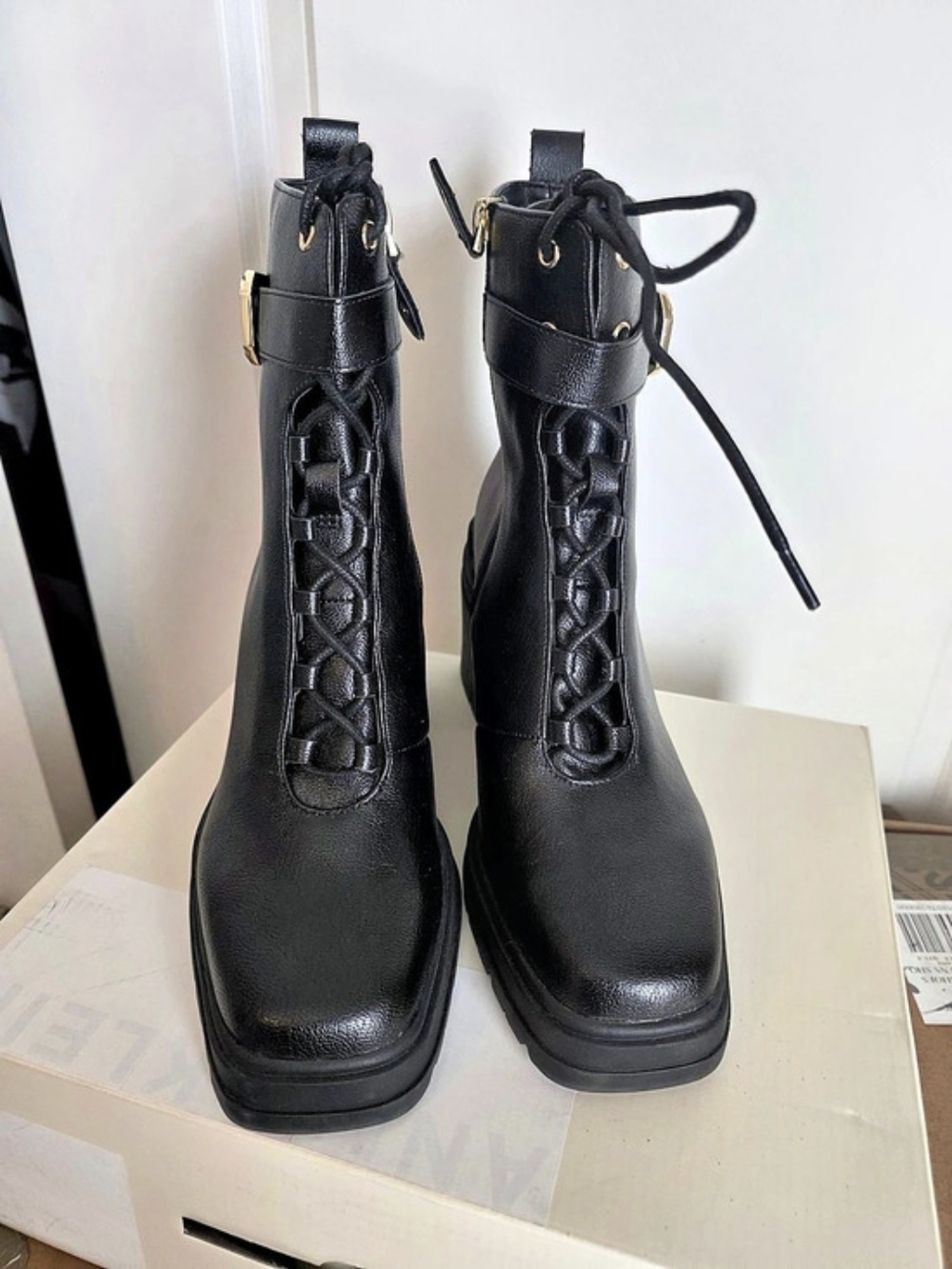 Black Platform Heeled Boots Like New 8m Inc